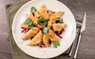 рецепт Азиатский салат с курицей, капустой и хрустящей лапшой