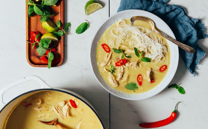Тайский суп карри с лапшой и курицей рецепт