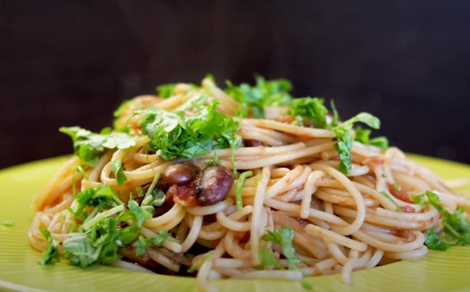 Спагетти с шампиньонами и бобами рецепт