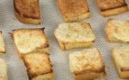 рецепт Хлеб со сметаной и сахаром Кухня Наизнанку к чаю