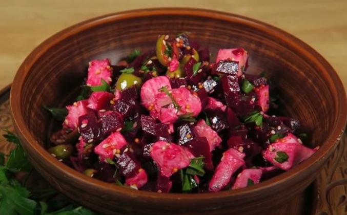 Салат со свеклой и оливками рецепт