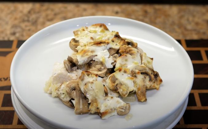 Сочное куриное филе с грибами	в соусе в духовке рецепт