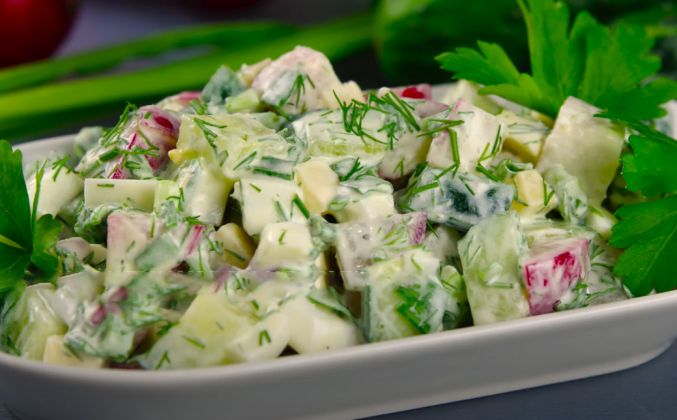Салат с редисом и огурцами рецепт