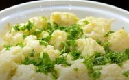 рецепт Цветная капуста под соусом сыром и чесночным в духовке