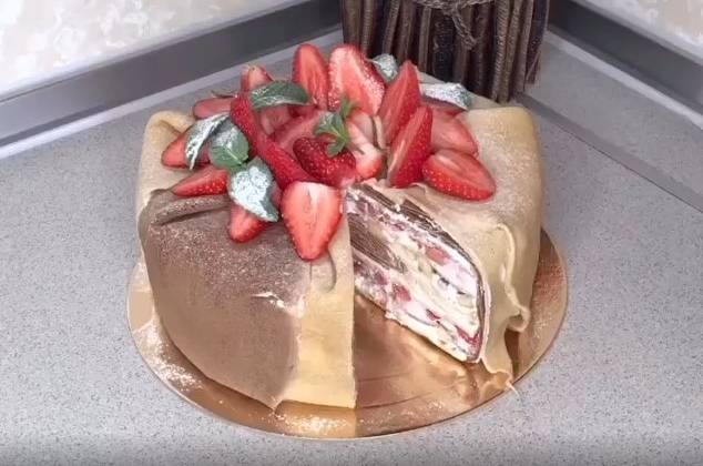 Как приготовить вкусный блинный торт с творожным кремом?