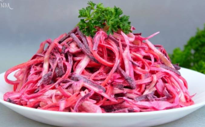 Салат из свежей свеклы Кухня Наизнанку рецепт