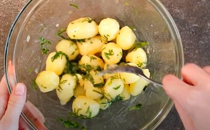 Самый вкусный молодой картофель рецепт с фото пошагово