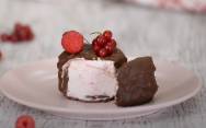 рецепт Домашнее ягодное мороженое в шоколадной глазури