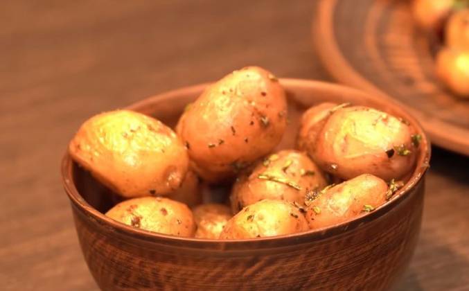 Жареная картошка с беконом на сковороде рецепт