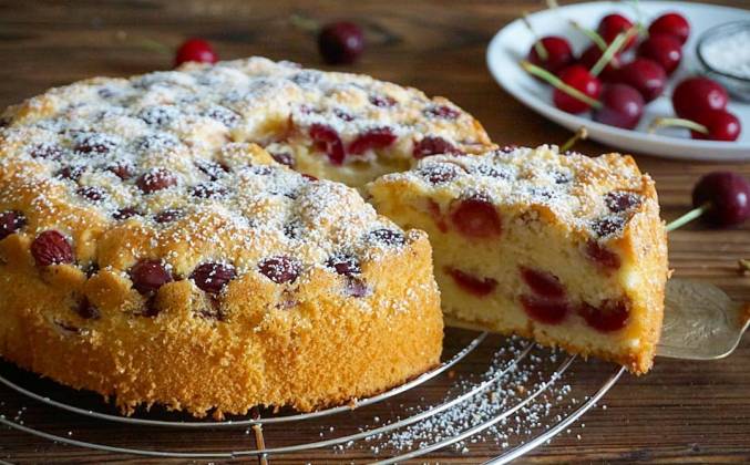 Как приготовить: Пирог с вишней — рецепт и советы от Бабушки Эммы