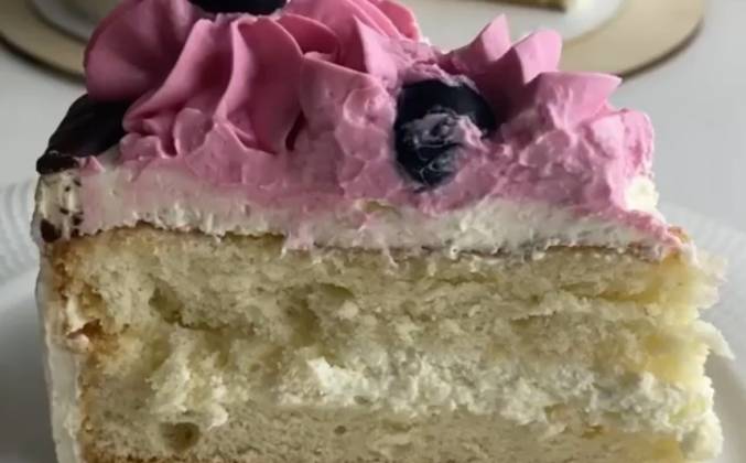 Бисквитный торт с кремом из сметаны и творожного сыра рецепт