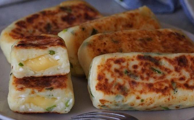 Картофельные палочки с сыром на сковороде рецепт