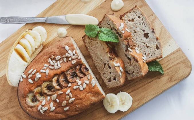 Банановый хлеб с медом и йогуртом в духовке рецепт