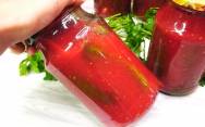 рецепт Огурцы в томатной заливке с чесноком на зиму обалденный