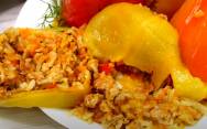 рецепт Перец фаршированный с фаршем, рисом и помидорами