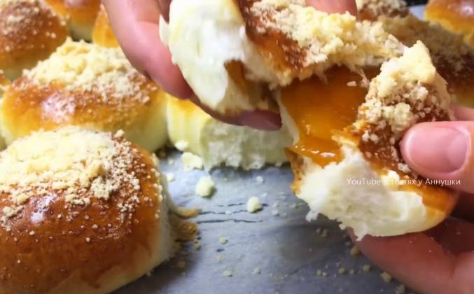 Вкусные и пышные дрожжевые булочки с сахаром – пошаговый фото рецепт