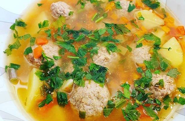 Томатный суп с фрикадельками из индейки и миндалем — пошаговый рецепт приготовления с фото