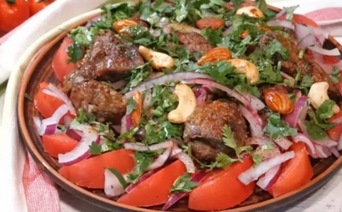 Салат из печени с маринованным луком - простой и вкусный рецепт с пошаговыми фото