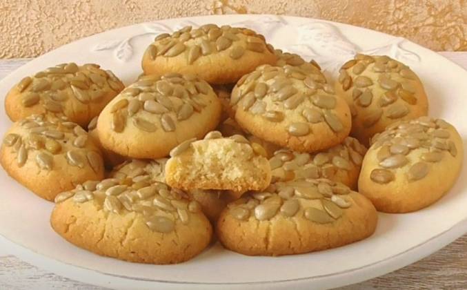 Хрустящее песочное печенье с семечками рецепт