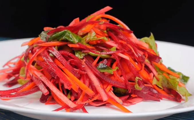 Салат из сырой свеклы и моркови рецепт с фото пошагово