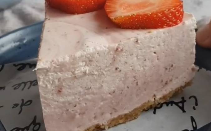 Торт суфле клубничный без выпечки рецепт с фото пошагово