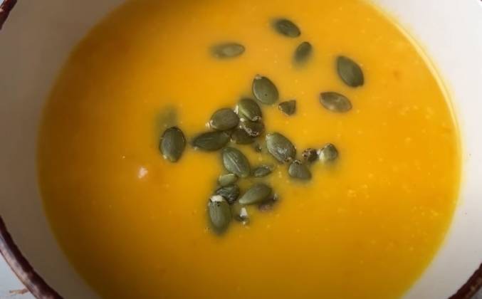 Суп тыквенный с грибами и сыром
