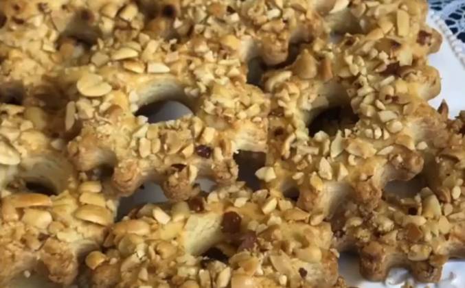 Песочные колечки с орехами арахисом рецепт