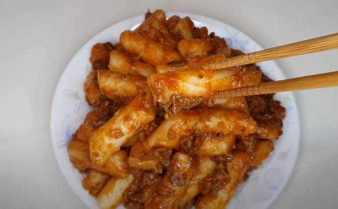 Корейский ттокпокки, рисовые клецки с говядиной рецепт