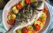 рецепт Рыба Дорадо на овощной подушке в духовке