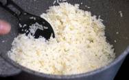 рецепт Варим рассыпчатый рис на гарнир в кастрюле вкусный