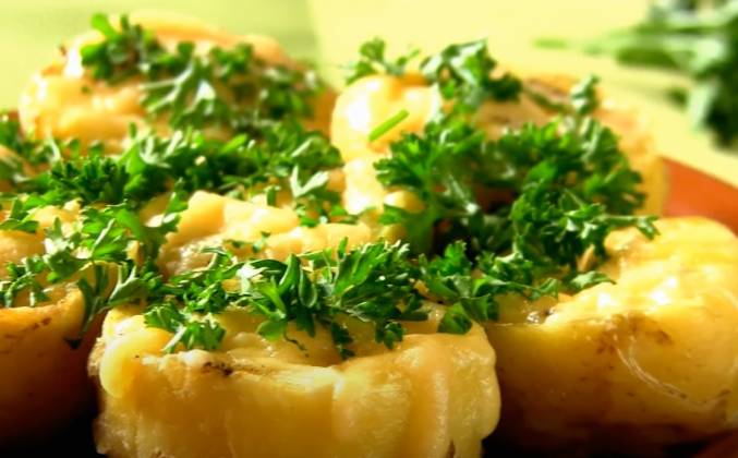 Фаршированный картофель сыром с яйцом в духовке рецепт