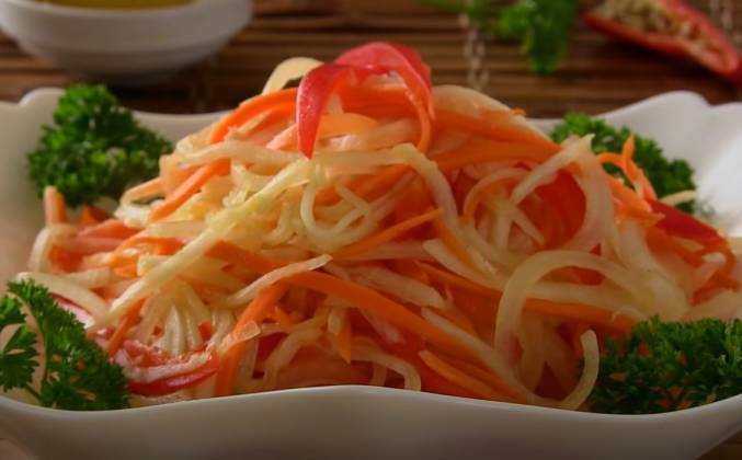 Вкусный салат из дайкона с морковью рецепт