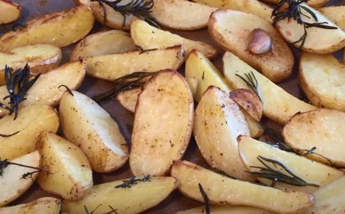 Картофель с розмарином в духовке рецепт