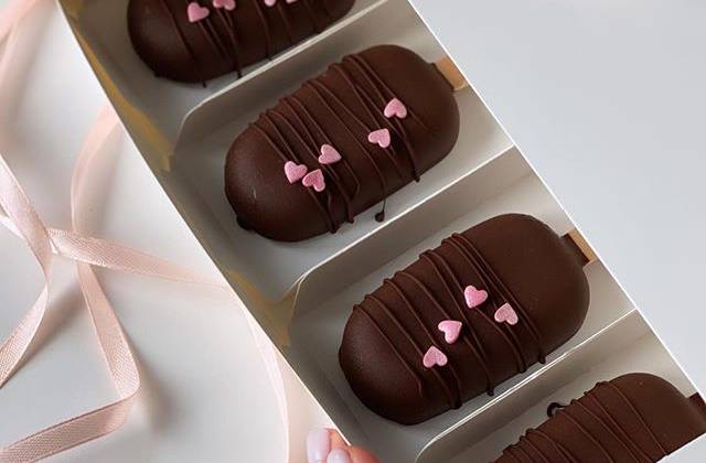 Шоколадные муссовые пирожные с зеркальной глазурью рецепт