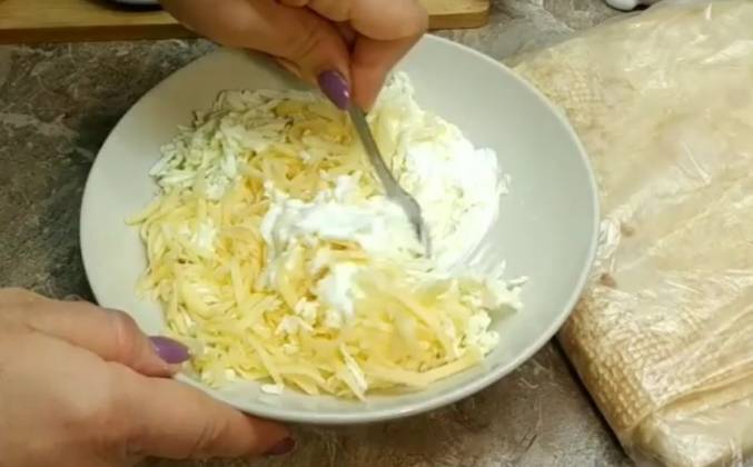 Яйцо в лаваше с сыром на сковороде рецепт с фото