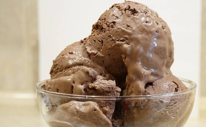 Видеорецепт: шоколадное мороженое