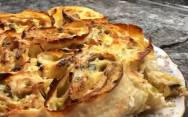 рецепт Пирог из лаваша с творогом, сыром и зеленью