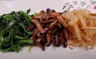 рецепт Корейский салат с грибами, шпинатом и редисом