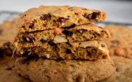 рецепт Американское печенье с орехами и шоколадом