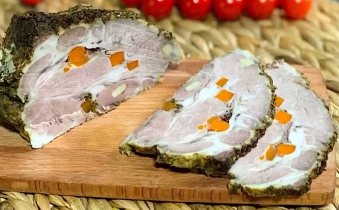 Свиная вырезка с грибами в беконе в духовке — рецепт с фото пошагово