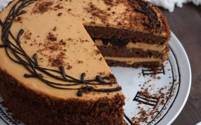 Шоколадный торт с кремом из вареной сгущенки рецепт с фото пошагово