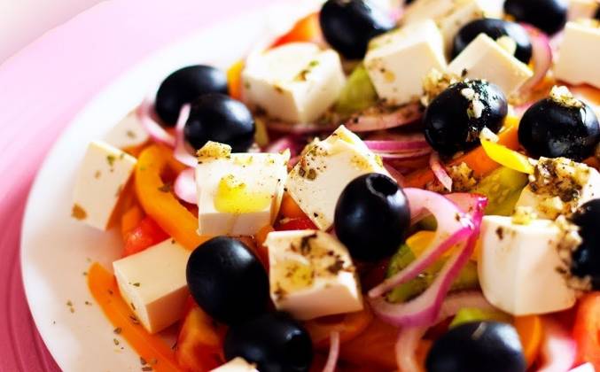 Греческий салат с маслинами рецепт