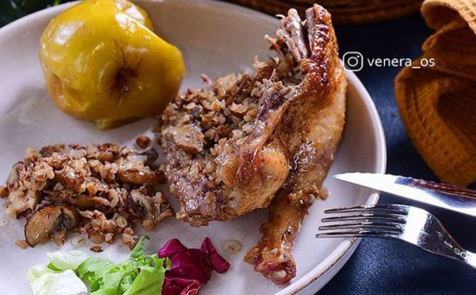 Утка с яблоками и картошкой в духовке — рецепт с фото пошагово