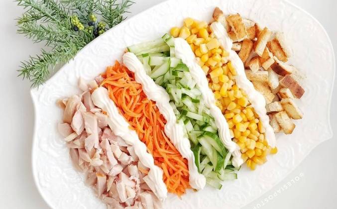 2. Классический салат «Мимоза» с картофелем и морковью