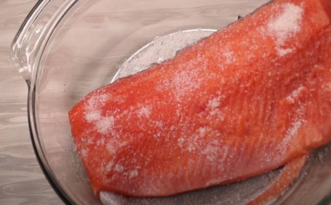 Как посолить красную рыбу дома рецепт с фото пошагово