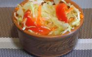 рецепт Салат из капусты болгарского перца лука моркови