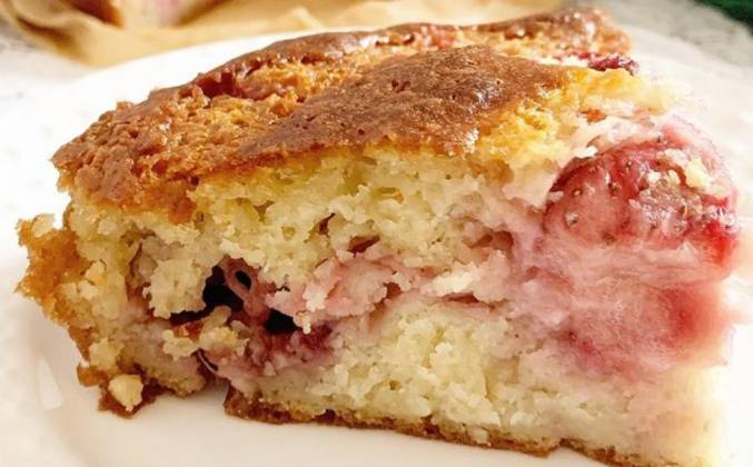 Пирог с клубникой замороженной в духовке рецепт с фото пошагово