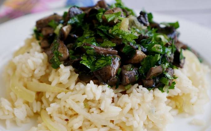 Рис с грибами в чесночном соусе рецепт