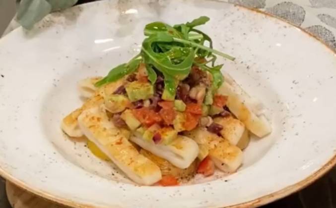 Салат с кальмарами самый вкусный и простой пошаговый рецепт с фото пошагово