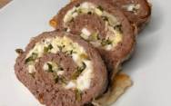рецепт Мясной рулет с говяжьим фаршем, сыром и яйцом